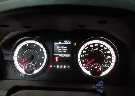 2019 Ram 1500 Classic Express 4X2 6'4 Box z USA, uszkodzony, nr VIN 1C6RR6FG2KS500602